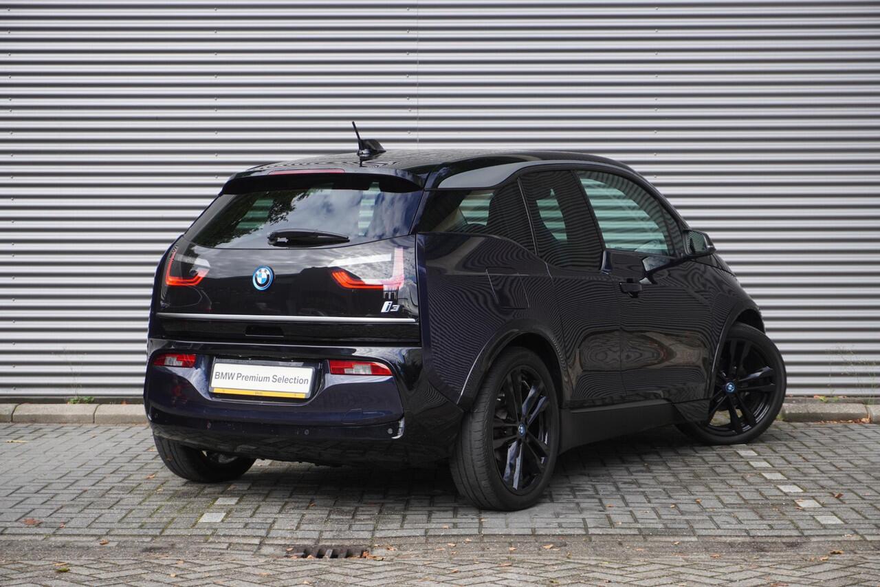 BMW i3 Sportpakket | Comfort pack advanced | Alarmsysteem klasse 3 | 20 inch LM Dubbelspaak | Extra getint glas achter