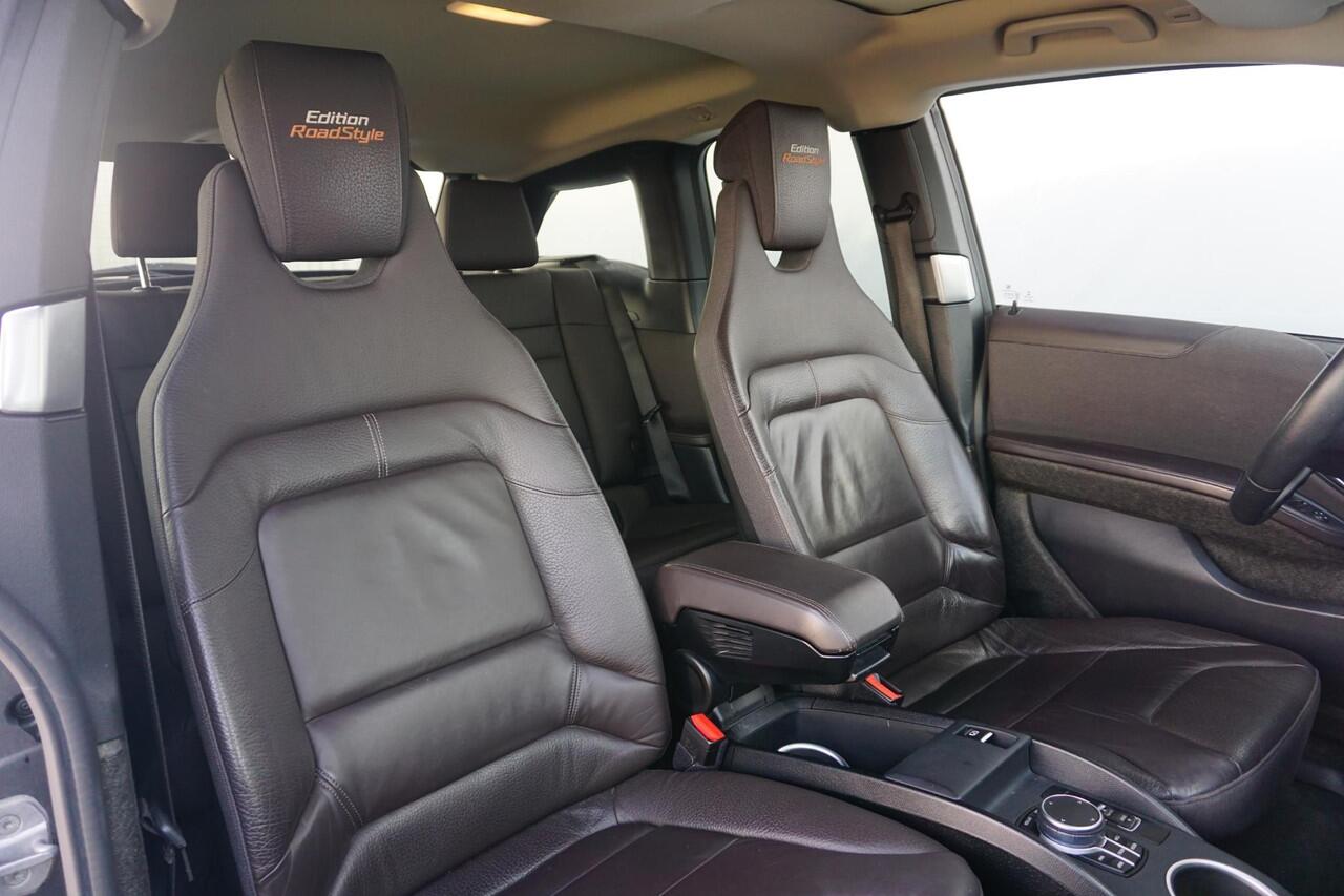 BMW i3 S 120Ah RoadStyle Edition | Schuif-kanteldak / Warmtepomp / Parkeersensoren Voor & Achter / 20 Inch