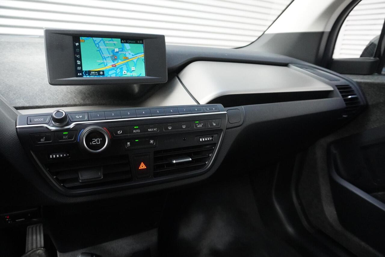BMW i3 Sportpakket | Comfort pack advanced | Alarmsysteem klasse 3 | 20 inch LM Dubbelspaak | Extra getint glas achter