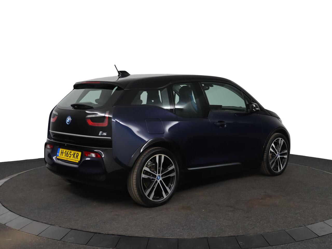 BMW i3 S Executive Edition 120Ah 42 kWh | voorstoelen verwarmd | achteruitrijcamera | warmtepomp | parkeersensor voor/achter |