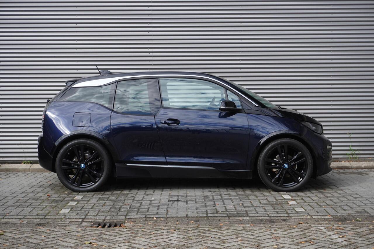 BMW i3 Sportpakket | Comfort pack advanced | Alarmsysteem klasse 3 | 20 inch LM Dubbelspaak | Extra getint glas achter