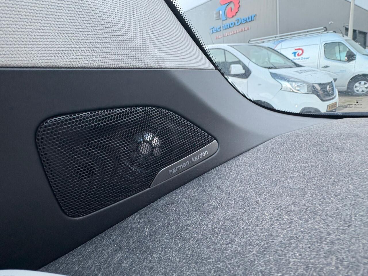 BMW i3 S Executive Edition 120Ah 42 kWh | Panoramadak | Harman Kardon | Stoelverwarming | Keyless | Warmtepomp | Camera | Cruise Control | Navigatie | Parkeersensoren | DAB | LED | BTW | NAP