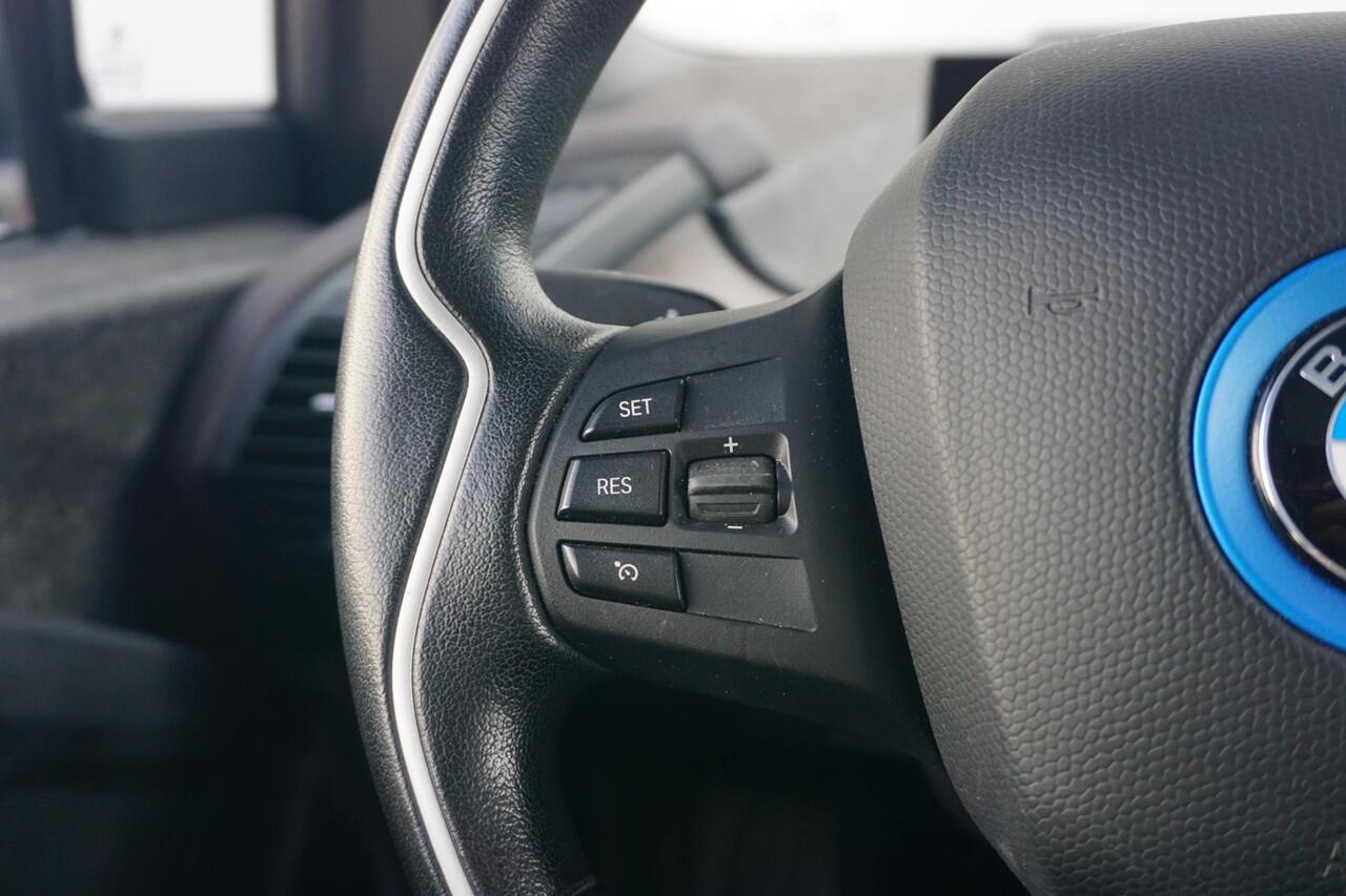 BMW i3 S 120Ah RoadStyle Edition | Schuif-kanteldak / Warmtepomp / Parkeersensoren Voor & Achter / 20 Inch