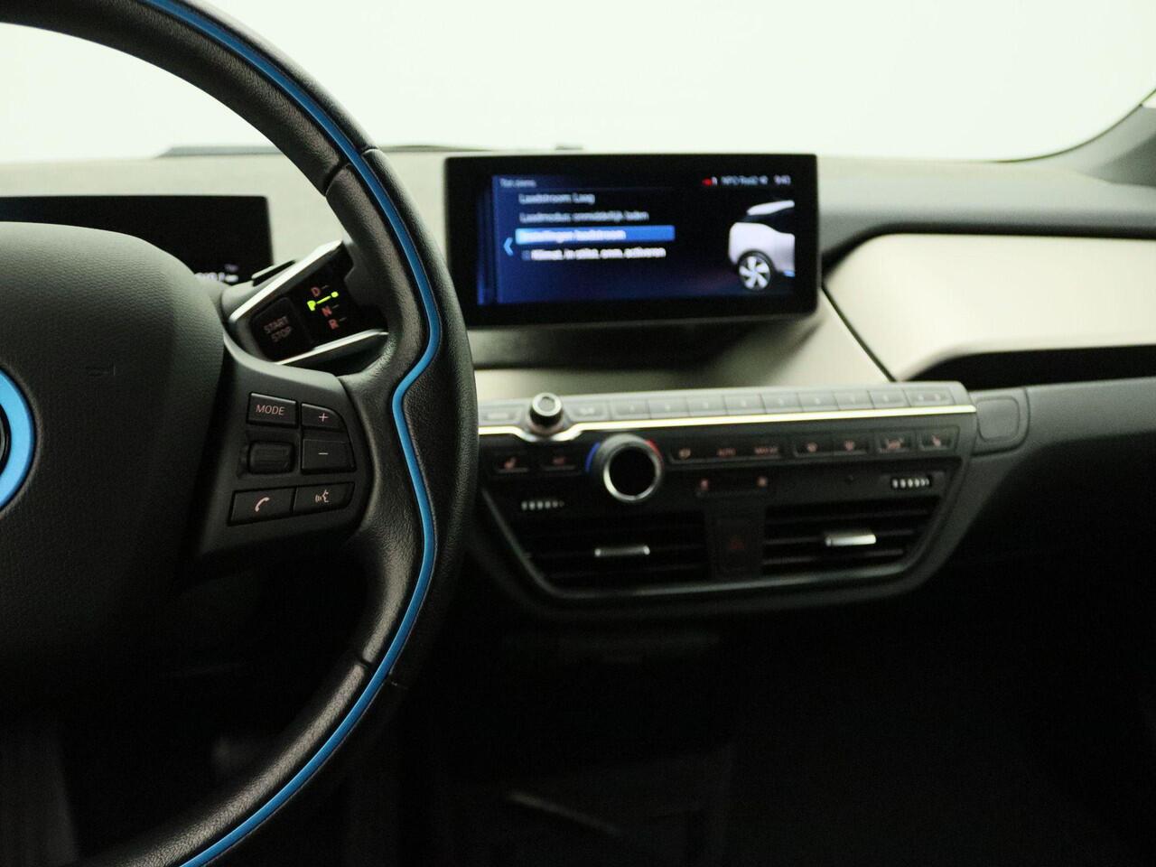 BMW i3 Executive Edition 120Ah | Sportpakket | Warmtepomp | Achteruitrijcamera | Navigatiesysteem Professional | 20"