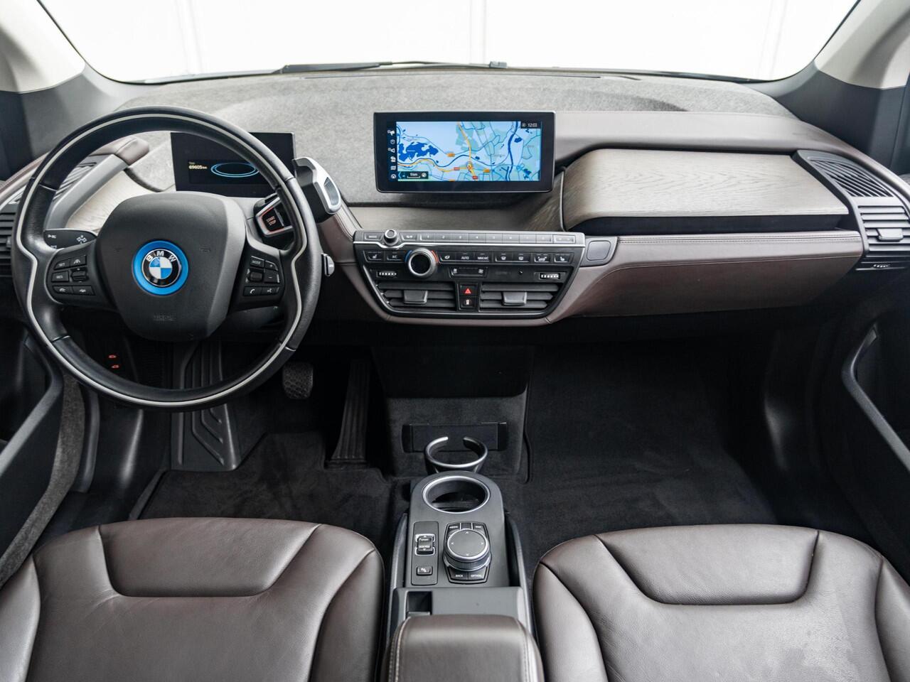 BMW i3 S | Executive | Comfort Access | Achteruitrijcamera | Schuif-/kanteldak | Stoelverwarming | LED