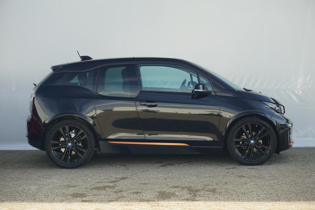 BMW i3 S 120Ah RoadStyle Edition | Schuif-kanteldak / Warmtepomp / Parkeersensoren Voor & Achter / 20 Inch