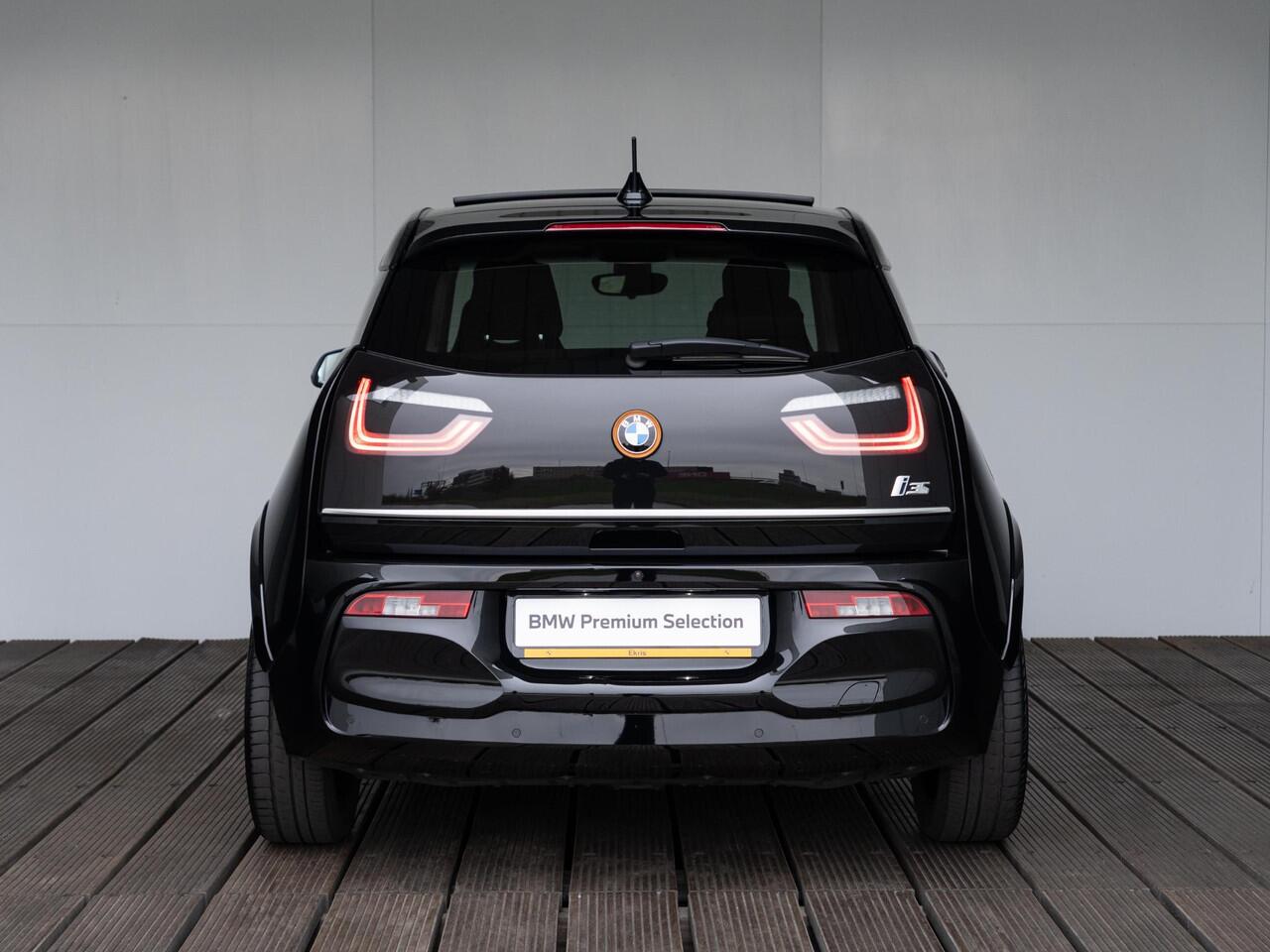 BMW i3 S | Executive | Comfort Access | Achteruitrijcamera | Schuif-/kanteldak | Stoelverwarming | LED
