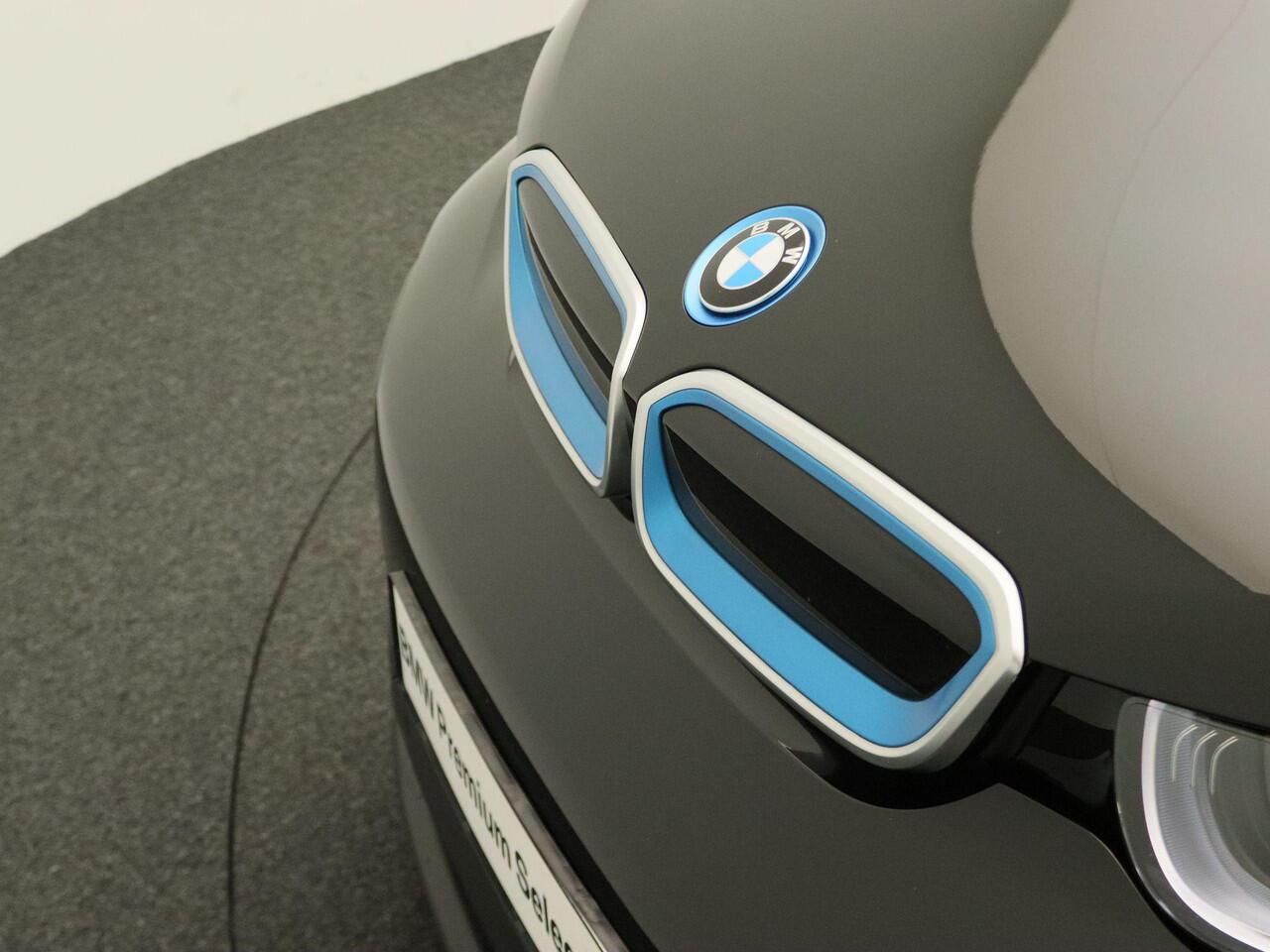 BMW i3 Executive Edition 120Ah | Sportpakket | Warmtepomp | Achteruitrijcamera | Navigatiesysteem Professional | 20"