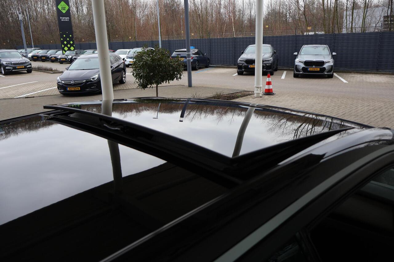 BMW i3 120Ah | Voorstoelen Verwarmd | Warmtepomp | Achteruitrijcamera | Glazen Schuifdak | Apple Carplay