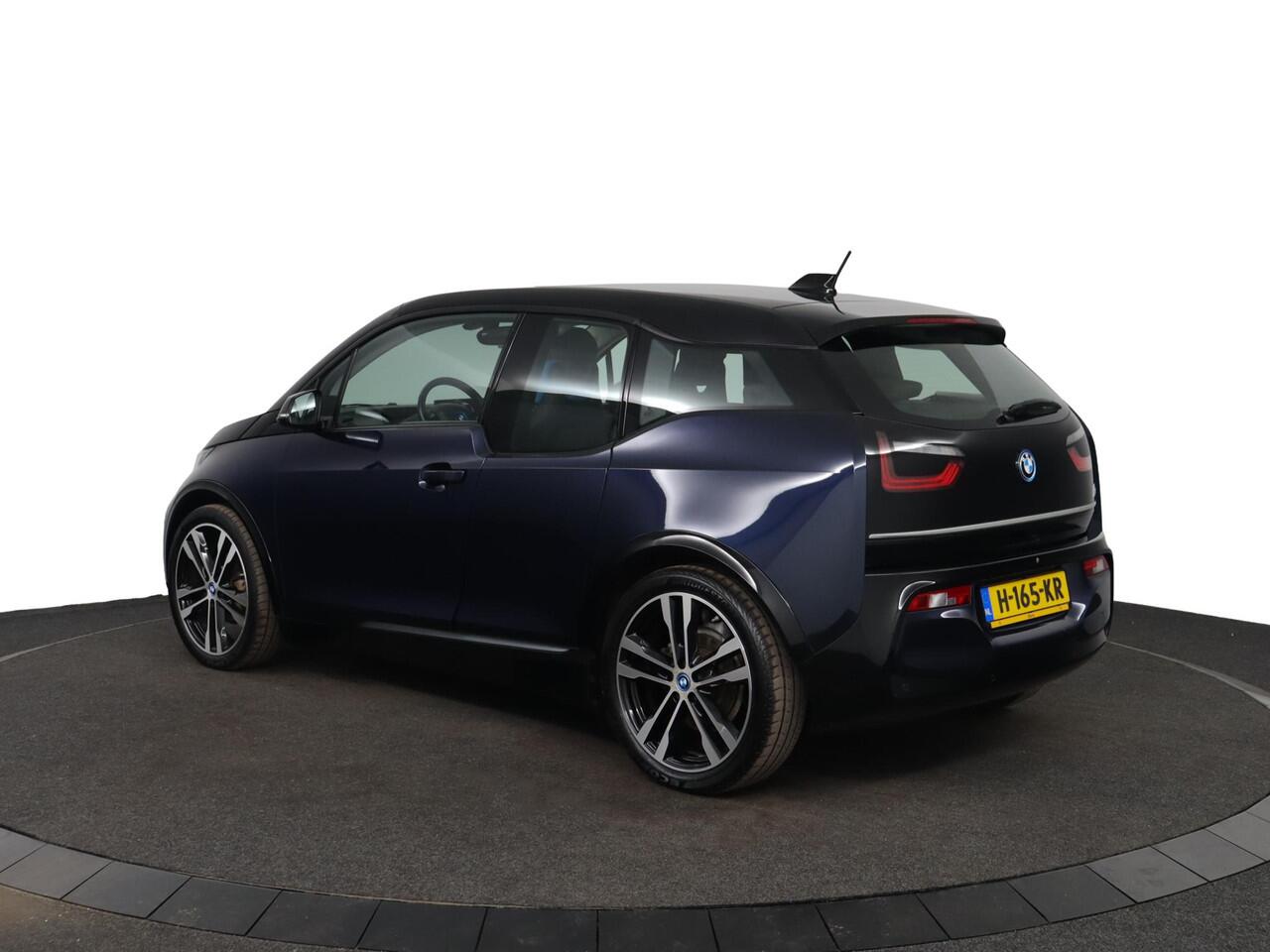 BMW i3 S Executive Edition 120Ah 42 kWh | voorstoelen verwarmd | achteruitrijcamera | warmtepomp | parkeersensor voor/achter |