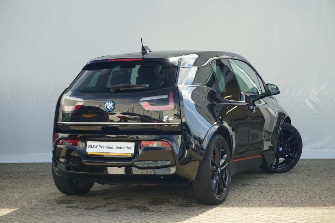 BMW i3 S 120Ah RoadStyle Edition | Schuif-kanteldak / Warmtepomp / Parkeersensoren Voor & Achter / 20 Inch