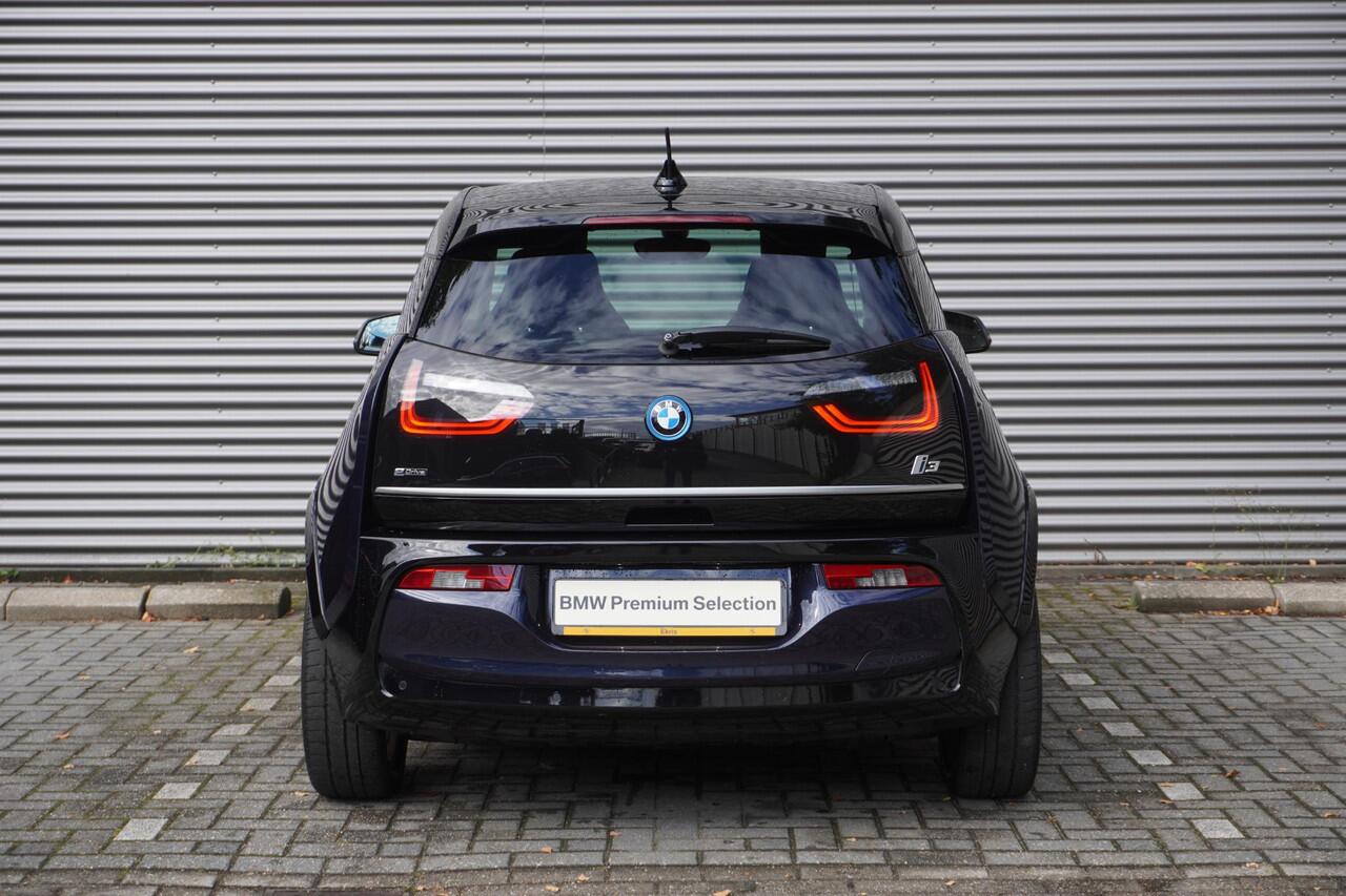 BMW i3 Sportpakket | Comfort pack advanced | Alarmsysteem klasse 3 | 20 inch LM Dubbelspaak | Extra getint glas achter