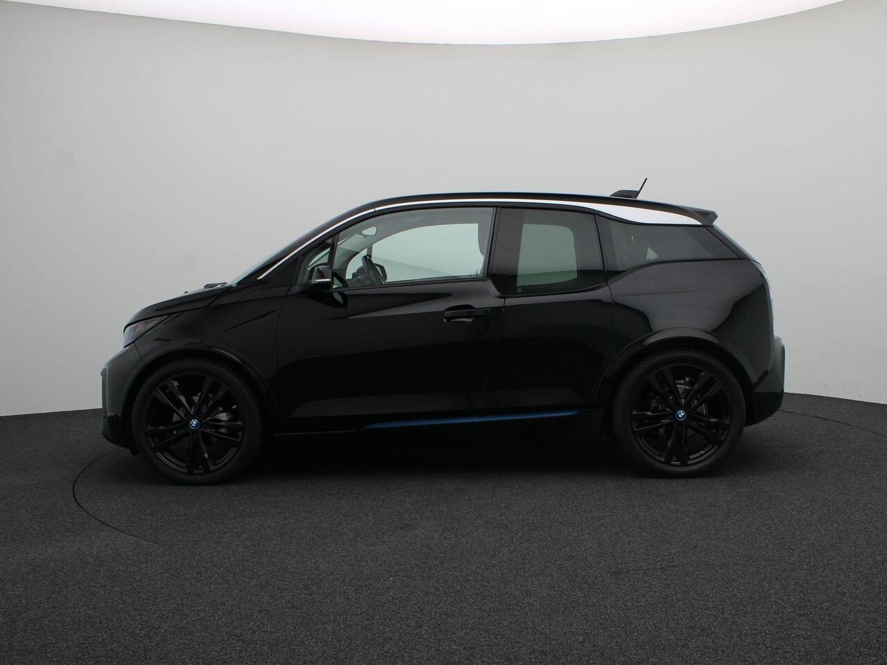 BMW i3 Executive Edition 120Ah | Sportpakket | Warmtepomp | Achteruitrijcamera | Navigatiesysteem Professional | 20"