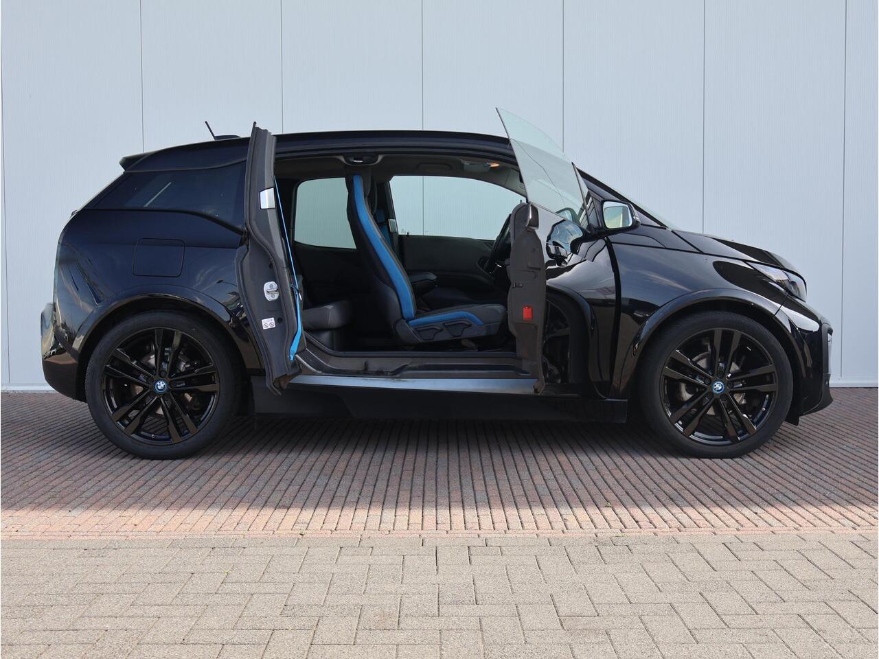 BMW i3 Dark Shadow Edition 120Ah 42 kWh Sportpakket/ Achteruitrijcamera/ Stoelverwarming/ Cruise Control/ 20 inch LM