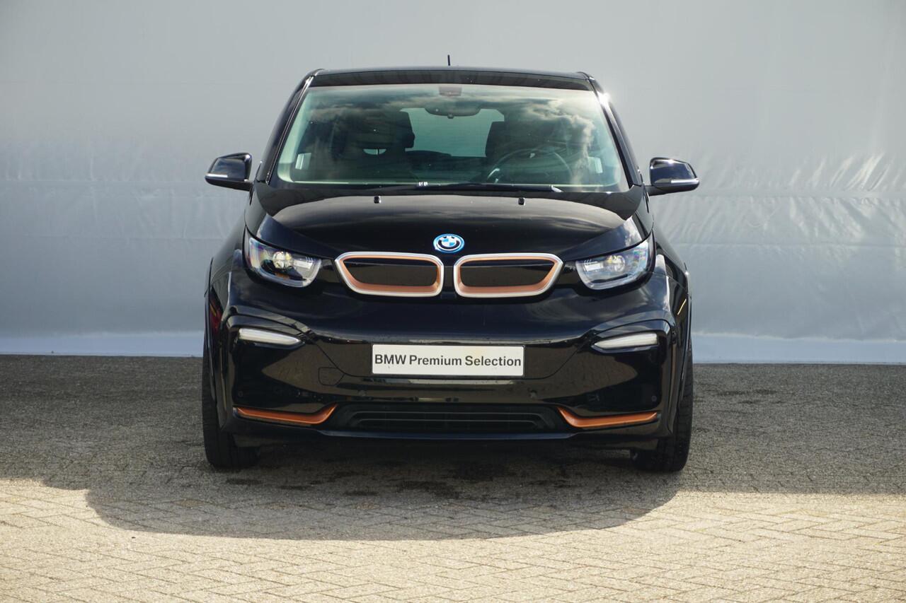 BMW i3 S 120Ah RoadStyle Edition | Schuif-kanteldak / Warmtepomp / Parkeersensoren Voor & Achter / 20 Inch