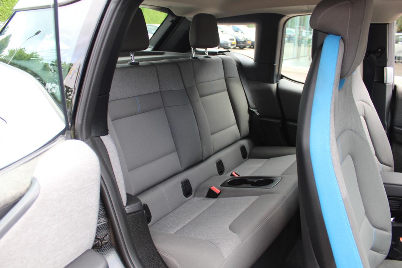 BMW i3 S Dark Shadow Edition 120Ah 42 kWh / SOH 90,4% / Camera / Navigatie / 20'' / Stoelverwarming / DAB / LED / Cruise Control