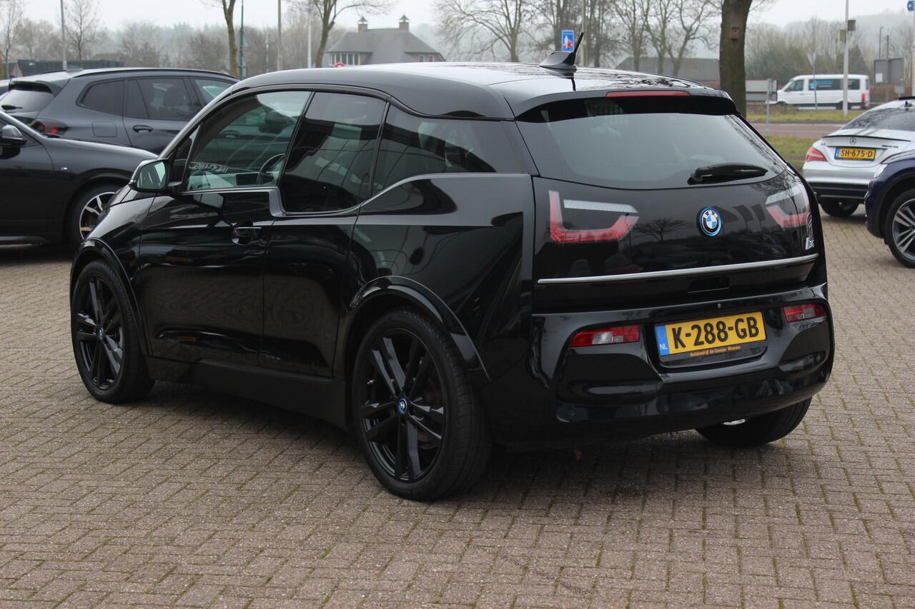 BMW i3 S Dark Shadow Edition 120Ah 42 kWh / SOH 90,4% / Camera / Navigatie / 20'' / Stoelverwarming / DAB / LED / Cruise Control