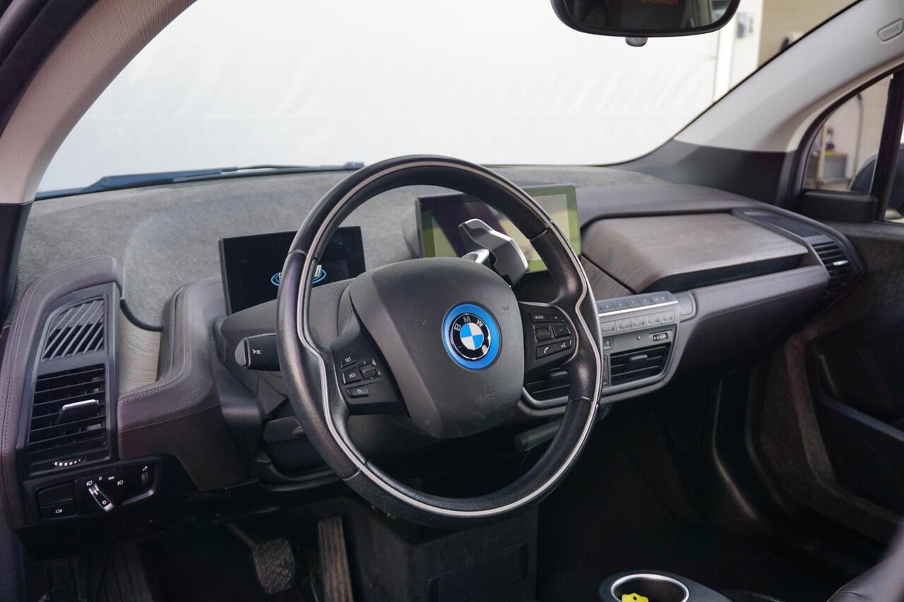 BMW i3 S 120Ah RoadStyle Edition | Schuif-kanteldak / Warmtepomp / Parkeersensoren Voor & Achter / 20 Inch