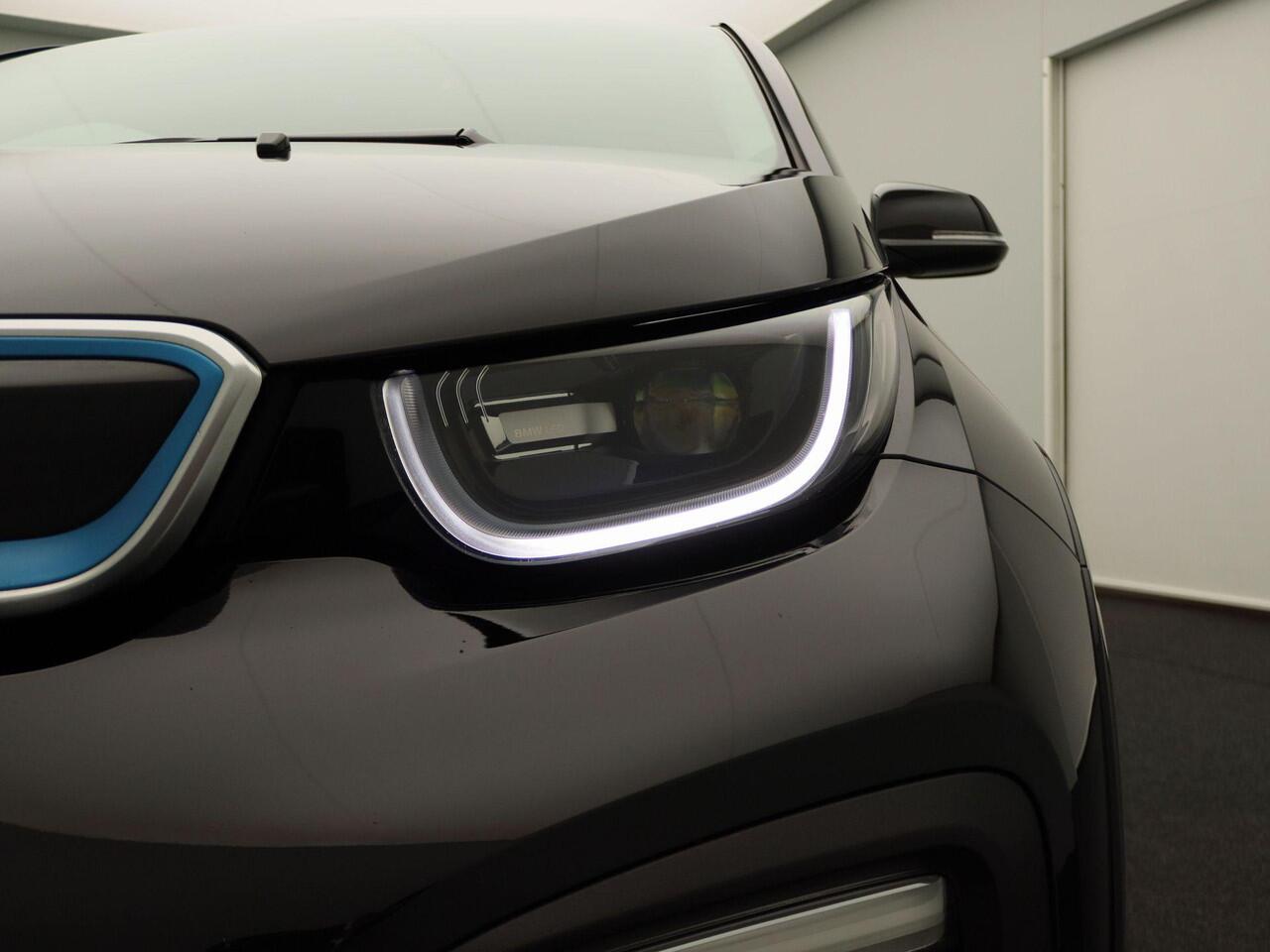 BMW i3 Executive Edition 120Ah | Sportpakket | Warmtepomp | Achteruitrijcamera | Navigatiesysteem Professional | 20"