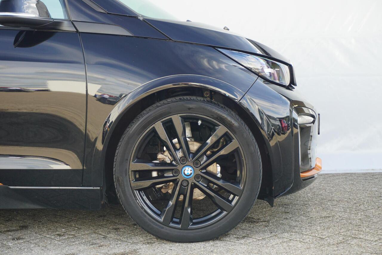 BMW i3 S 120Ah RoadStyle Edition | Schuif-kanteldak / Warmtepomp / Parkeersensoren Voor & Achter / 20 Inch