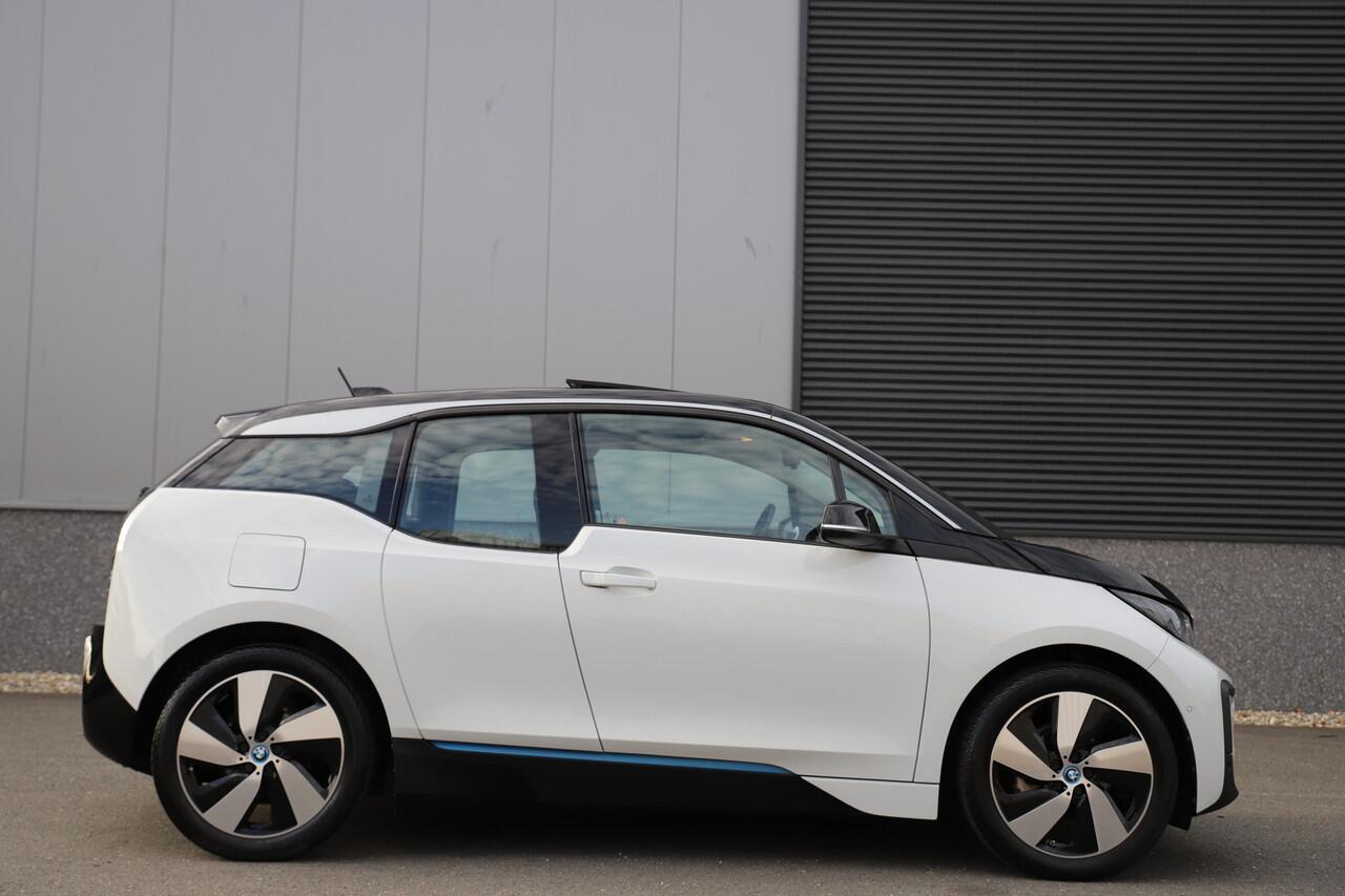 BMW i3 Executive 120Ah 42 kWh/Schuifdak/Navi-pro/Camera/W-pomp/3-fase/19"