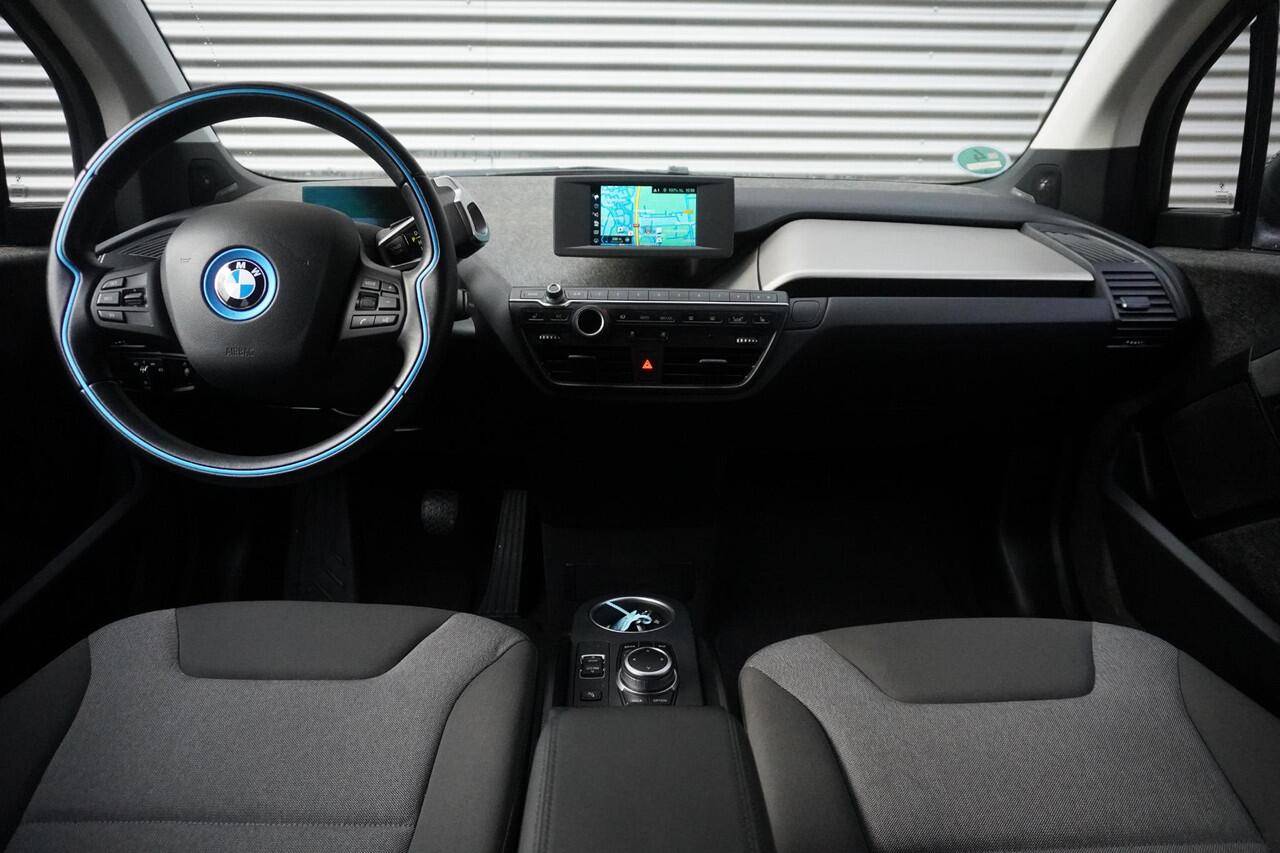 BMW i3 S Comfort Access | Achteruitrijcamera | Driving Assistant Plus | Elektrisch verwarmde voorstoelen | 20 inch lichtmetalen i light wielen Dubbelspaak
