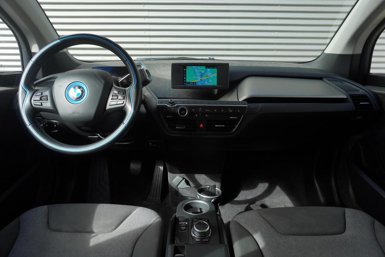 BMW i3 Sportpakket | Comfort pack advanced | Alarmsysteem klasse 3 | 20 inch LM Dubbelspaak | Extra getint glas achter
