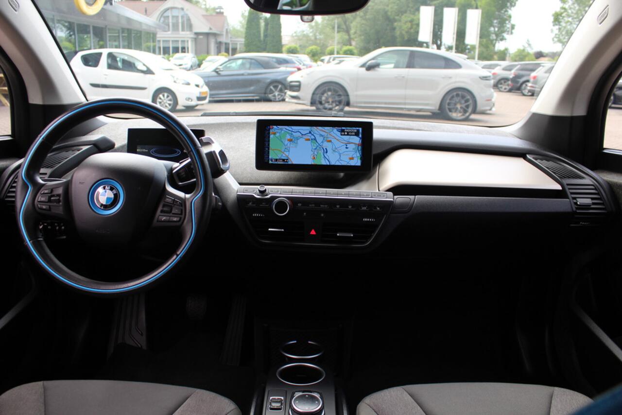 BMW i3 S Dark Shadow Edition 120Ah 42 kWh / SOH 90,4% / Camera / Navigatie / 20'' / Stoelverwarming / DAB / LED / Cruise Control
