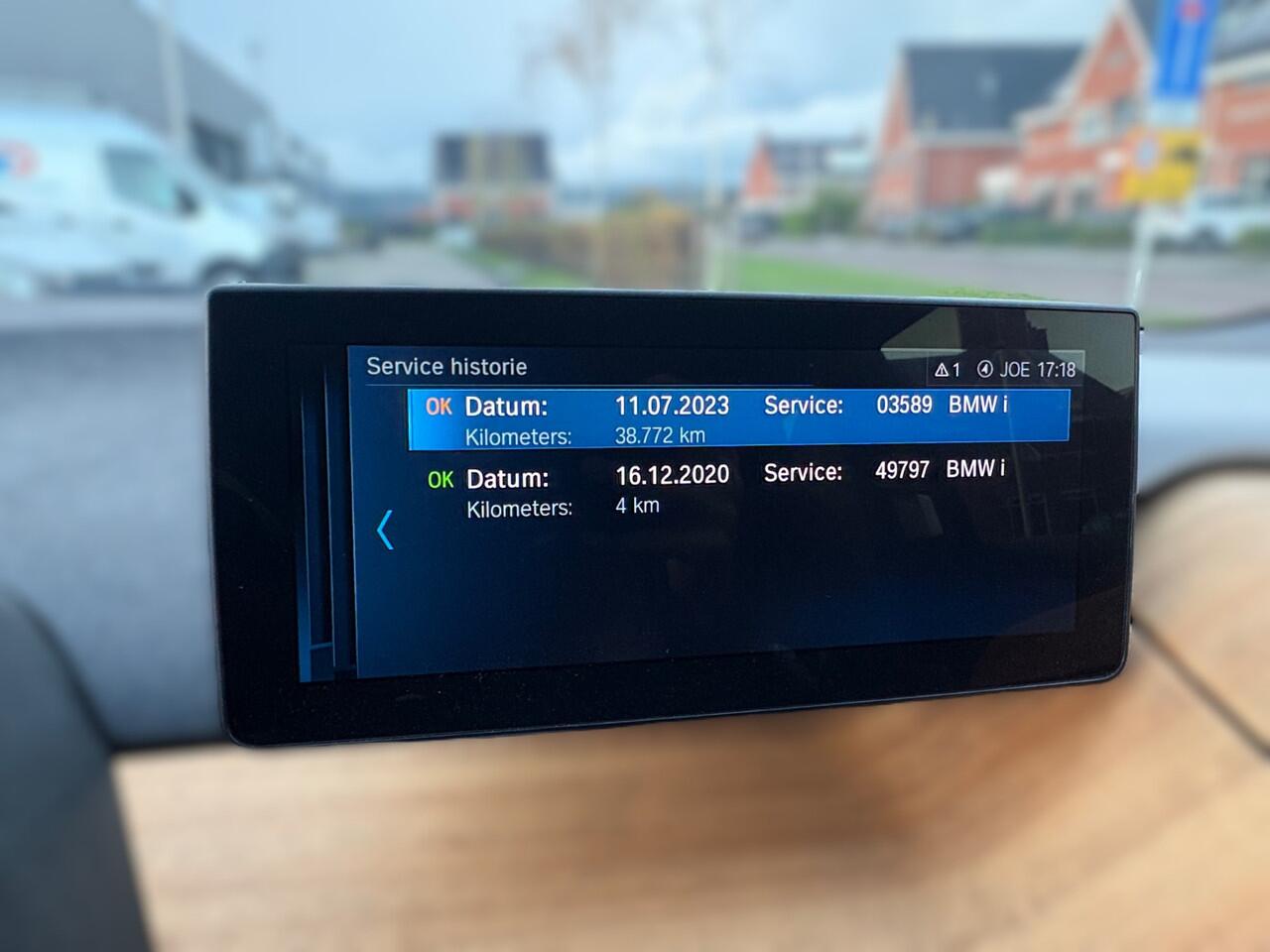 BMW i3 S Executive Edition 120Ah 42 kWh | Panoramadak | Harman Kardon | Stoelverwarming | Keyless | Warmtepomp | Camera | Cruise Control | Navigatie | Parkeersensoren | DAB | LED | BTW | NAP