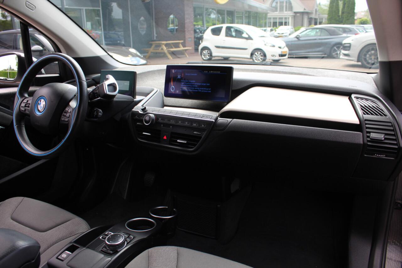 BMW i3 Dark Shadow Edition 120Ah 42 kWh 55.191 km! / Camera / Navigatie / 20'' / Stoelverwarming / DAB / LED / Cruise Control