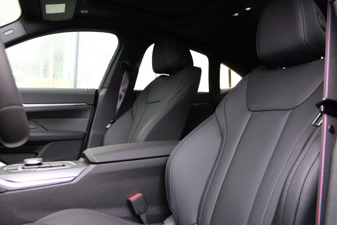 BMW i4 eDrive40 M Sport / Schuif-kanteldak / Achteruitrijcamera / Comfort Access / Adaptieve LED / Stoelverwarming / Widescreen Display