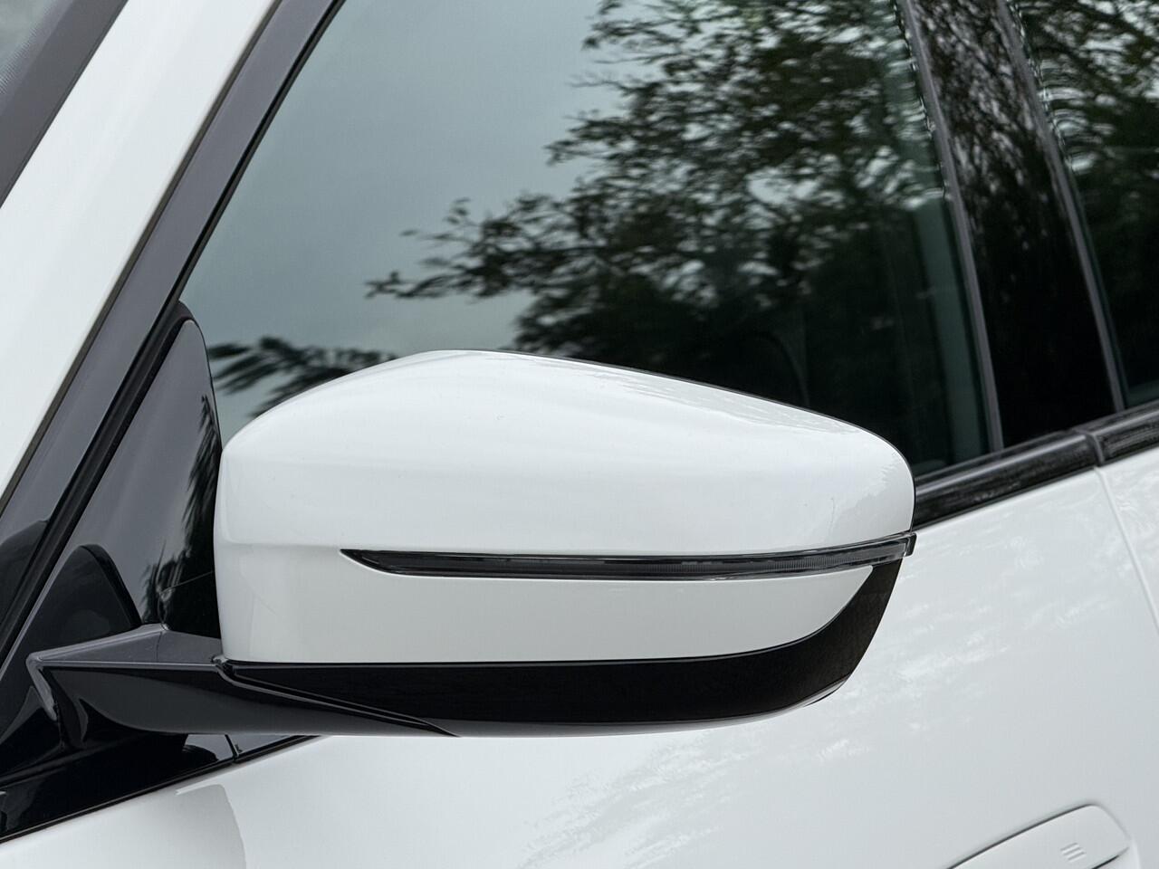 BMW i4 eDrive35 | M-Sport | 19'' | S/k-dak | HiFi | Stuur + stoelverw. | Comf. Acc. | Trekhaak | Camera