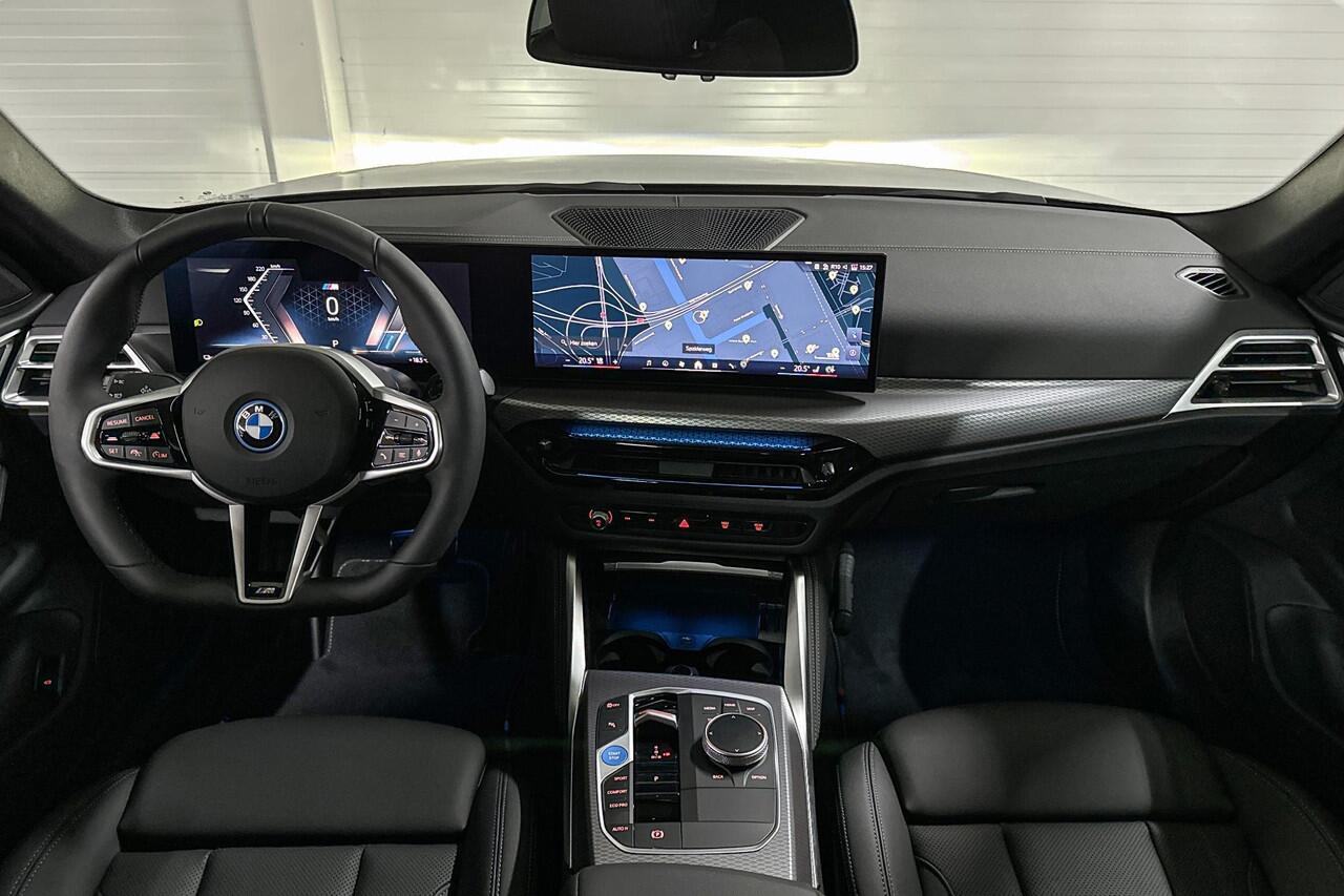 BMW i4 eDrive35 | M-Sport Pro | Comfort Pack | Active Cruise Control | Hifi System | Schuif-/kanteldak | Comfort Access | Trekhaak | Selections