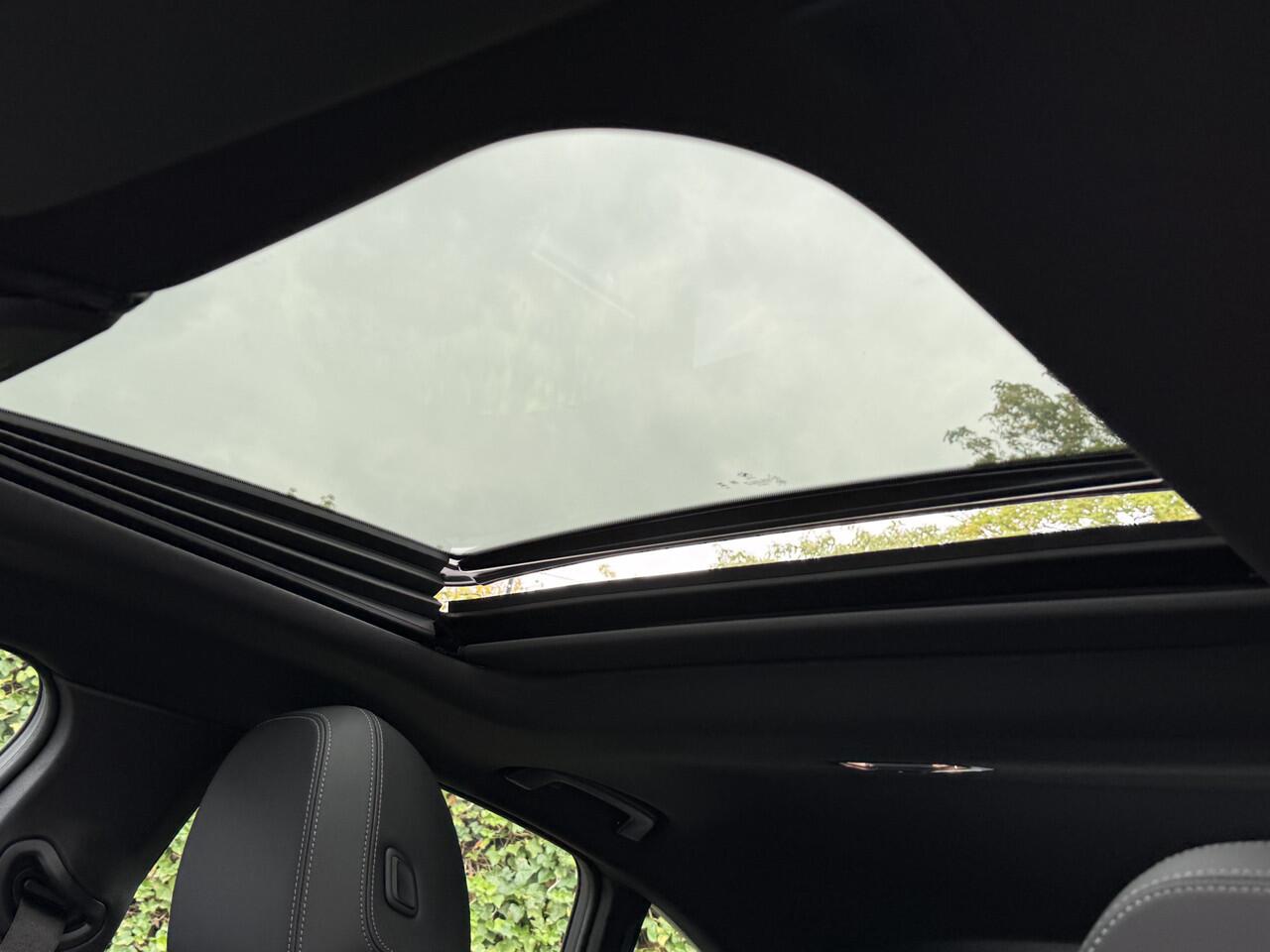 BMW i4 eDrive35 | M-Sport | 19'' | S/k-dak | HiFi | Stuur + stoelverw. | Comf. Acc. | Trekhaak | Camera