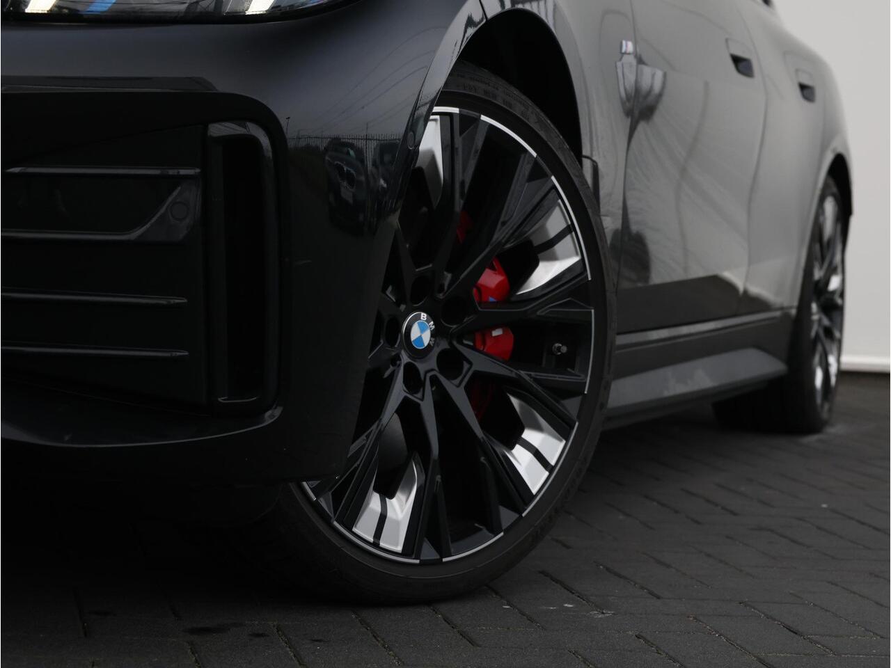 BMW i4 eDrive40 M Sport Edition 84 kWh M Sportpakket Pro/ Stuurwiel verwarmd/ Comfort Access/ Elektrische Trekhaak/ Elektrisch verstelbare stoelen/ Harman Kardon/ Driving Assistant Professional