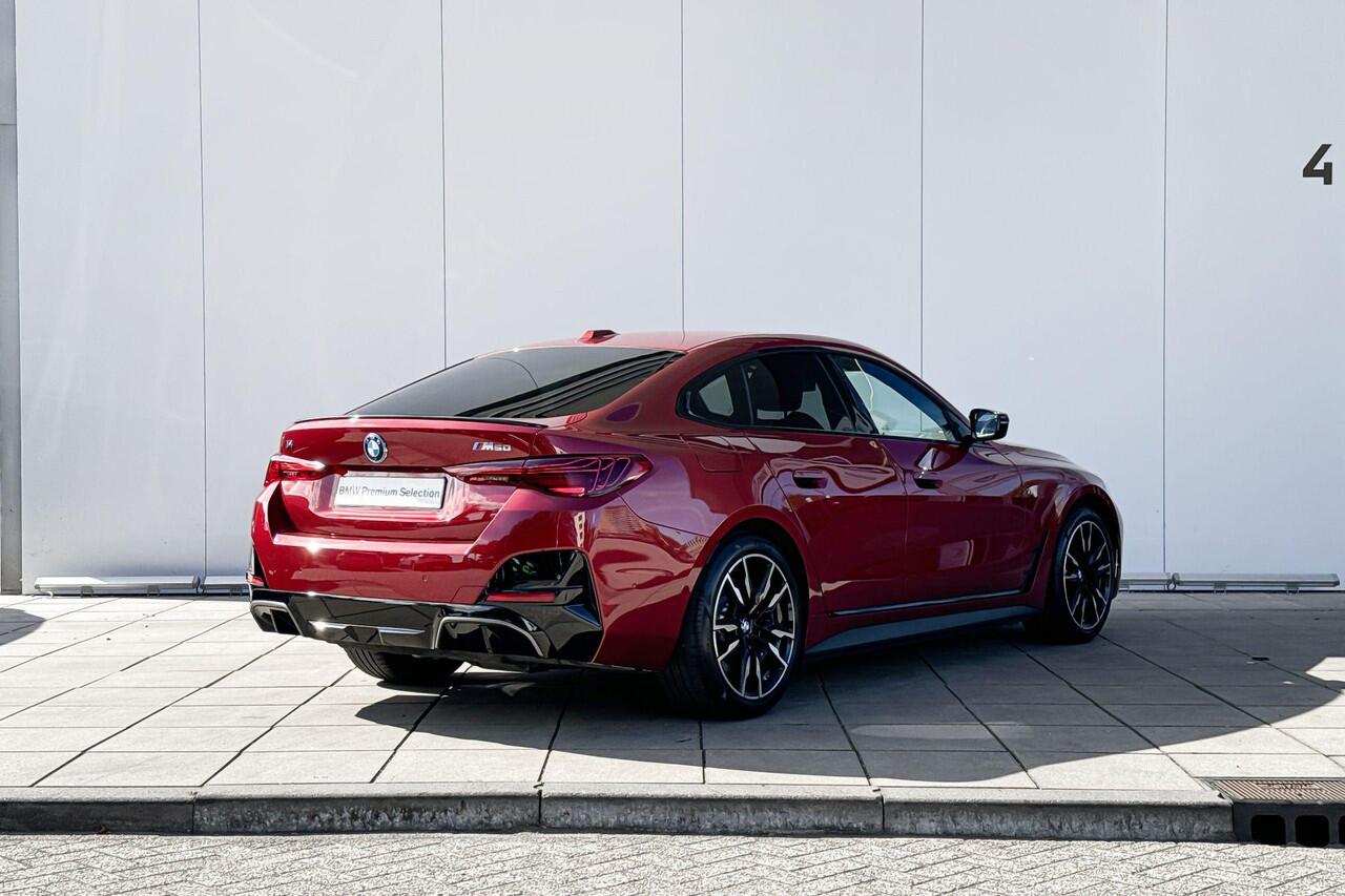 BMW i4 M50 M-Sport Pro 19 Inch / Comfort Acces / Electrisch verstelbare Voorstoelen / Stoelverwarming / Adaptieve Led koplampen / Driving Assistant Prof / Parking Prof / Harman Kardon / Head Up Display