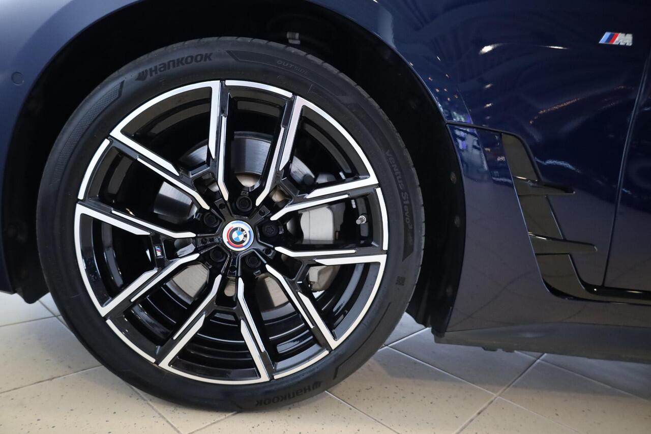 BMW i4 eDrive40 | M Sportpakket | Sportstoelen | Harman-Kardon | Stoelverwarming | Trekhaak