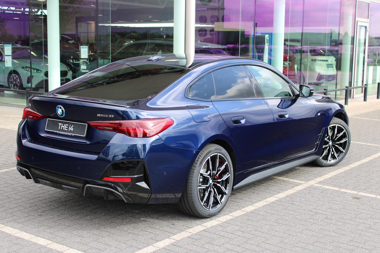 BMW i4 eDrive35 M Sport / Schuif-kanteldak / Achteruitrijcamera / Active Cruise Control / Comfort Access / Adaptieve LED / Stuurverwarming /