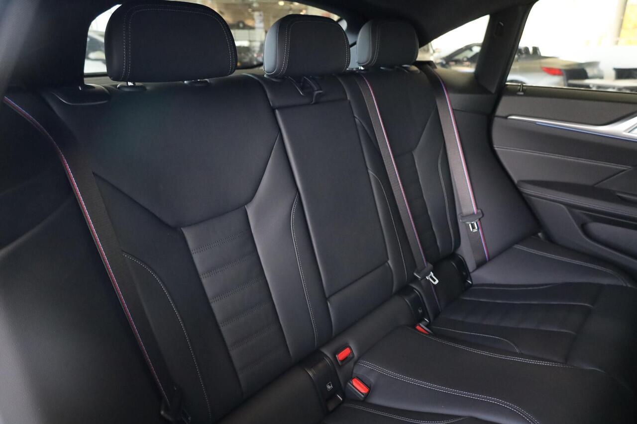 BMW i4 eDrive40 M Sportpakket Pro | Schuif-kantel dak | Active Cruise Control