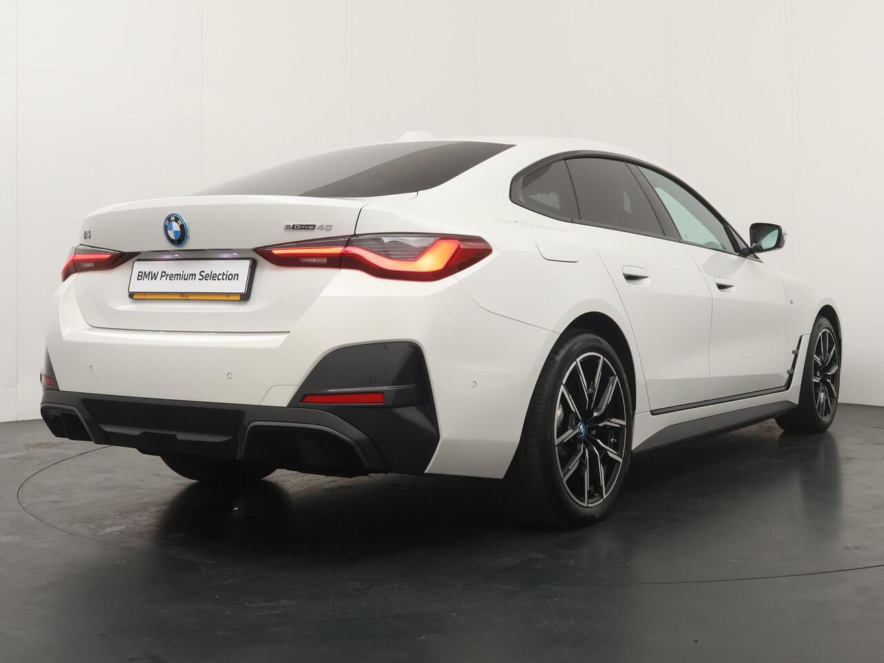 BMW i4 eDrive40 High Executive 84 kWh | M Sportpakket | Opendak |