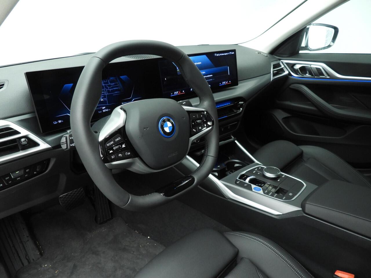 BMW i4 Gran Coupé eDrive35 Trekhaak / HIFI / Active Cruise / Getint glas / Park assist / Alu wielen 19 inch