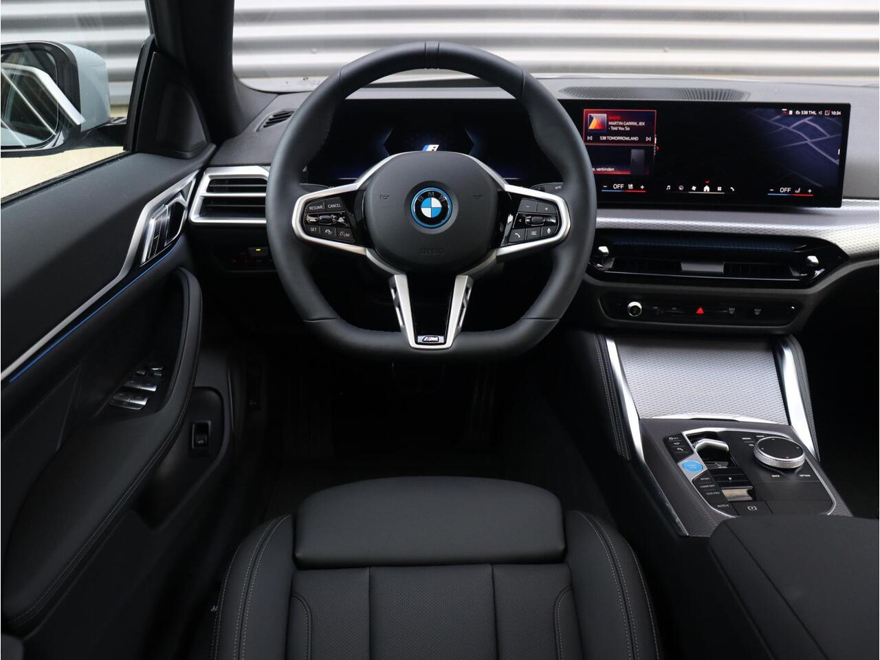 BMW i4 eDrive40 M Sport Edition | M Sportpakket Pro | Innovation Pack | Comfort Pack | Trekhaak | Showroom Selection