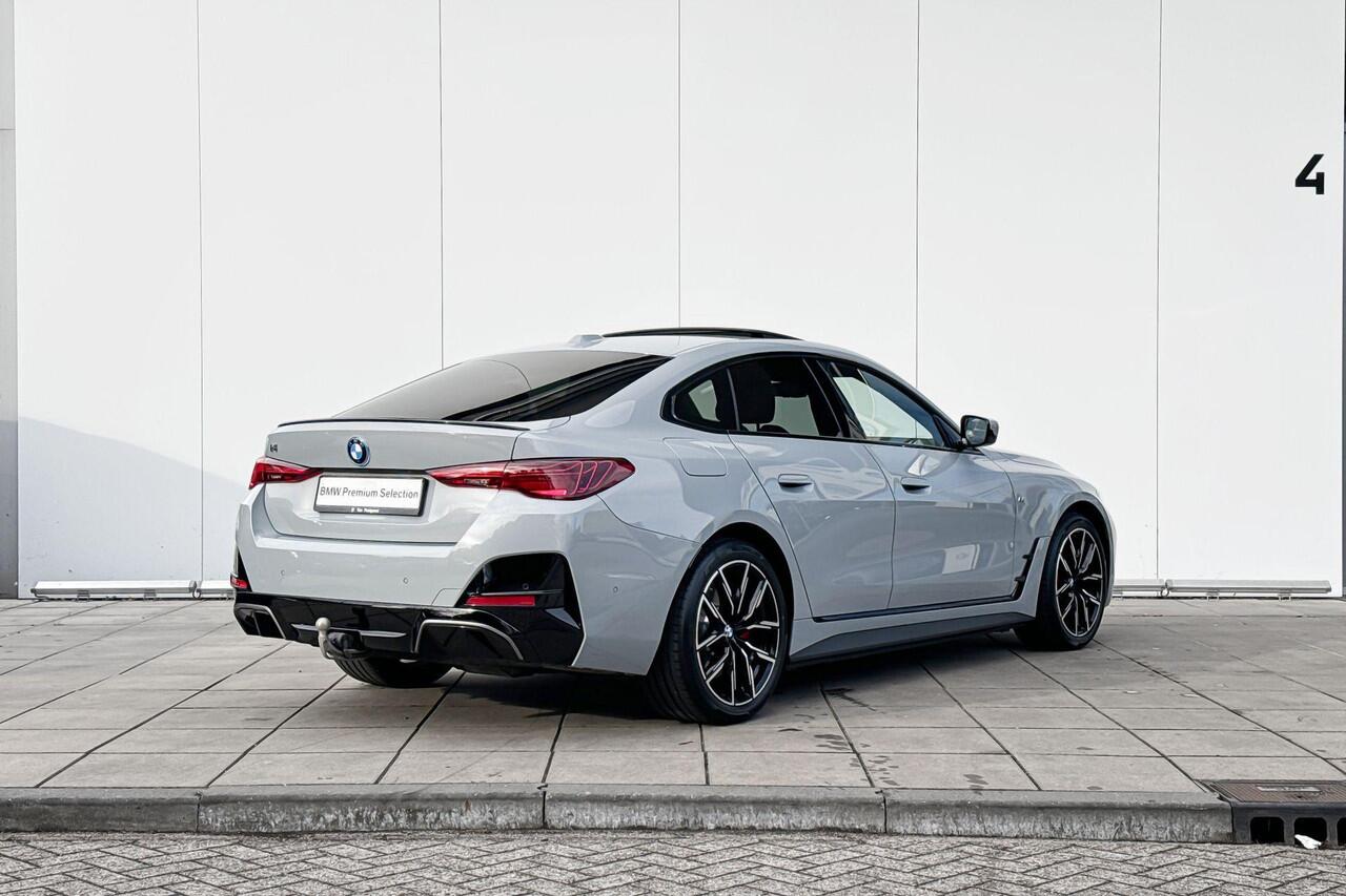 BMW i4 xDrive40 M-Sport Pro Stuurwielrand Verwarming / Comfort Acces / Electrische Zwenkhaak / Getinte Ramen Achter / Binnen & Buitenspiegel Automatisch Dimmend / Adaptieve Led Koplampen / Driving Prof / Hifi