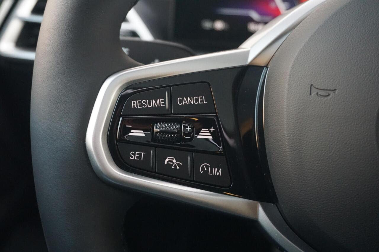 BMW i4 eDrive40 M Sportpakket Pro 20'' / Schuif-/kanteldak / Active Cruise Control / Comfort Acces