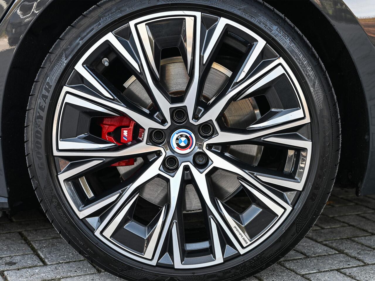 BMW i4 M50 GRAN COUPE HIGH EXECUTIVE 84 kWh 544 PK| M-SPORT PRO | COMFORT ACCESS | CARBON-PAKKET | MEMORY SEATS | LEDER | STUURWIELVERWARMING | ACTIVE CRUISE | HEAD-UP | VIRTUAL COCKPIT | HARMAN/KARDON SOUND SYSTEM