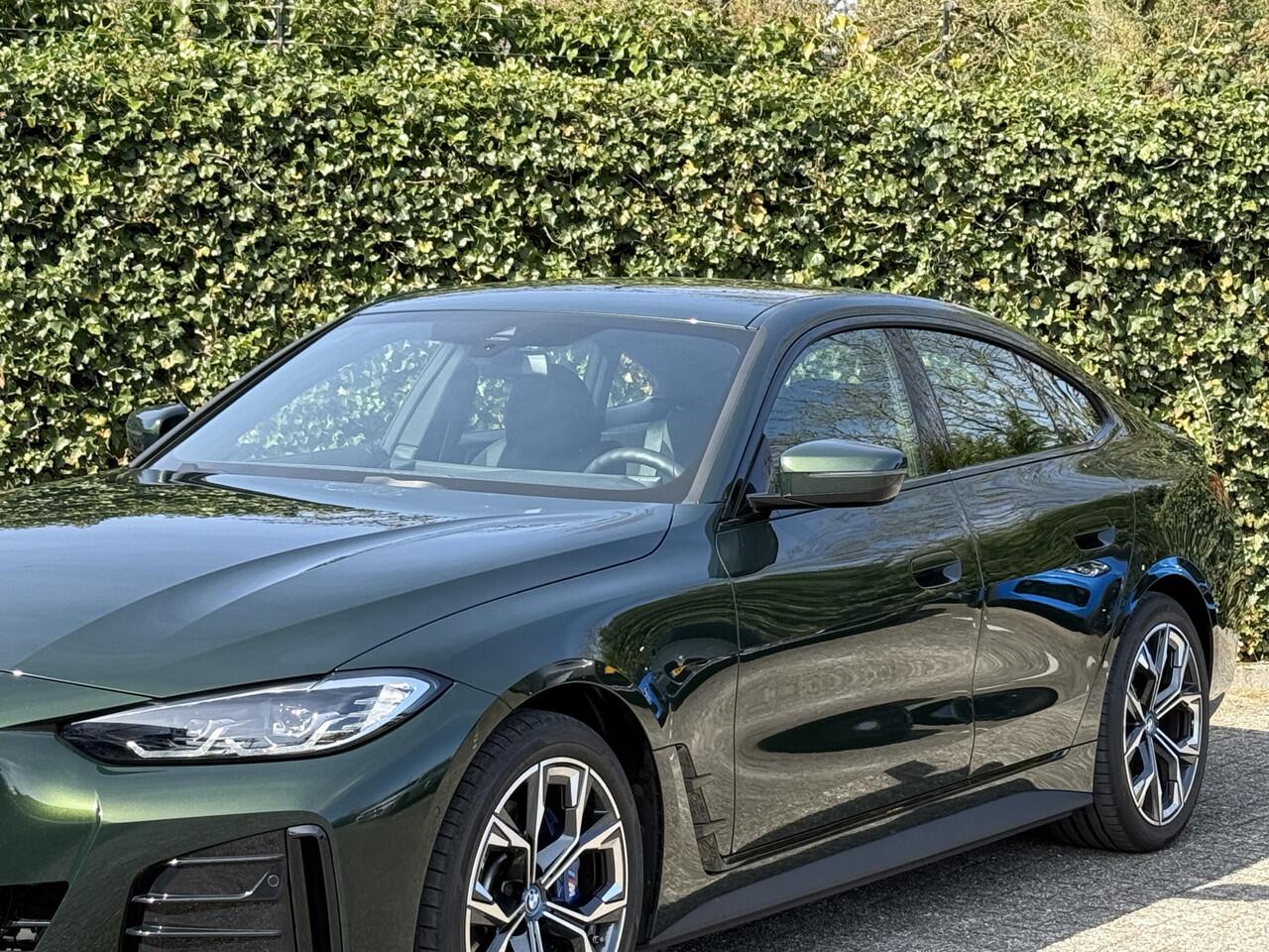 BMW i4 eDrive35 | M-Sport | 19" | Elek. stoelverst. | Stuur + stoelverw.