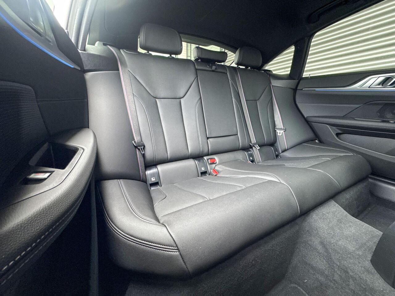 BMW i4 eDrive35 M Sportpakket Pro / Comfort Pack / Schuif-/kanteldak / Achteruitrijcamera