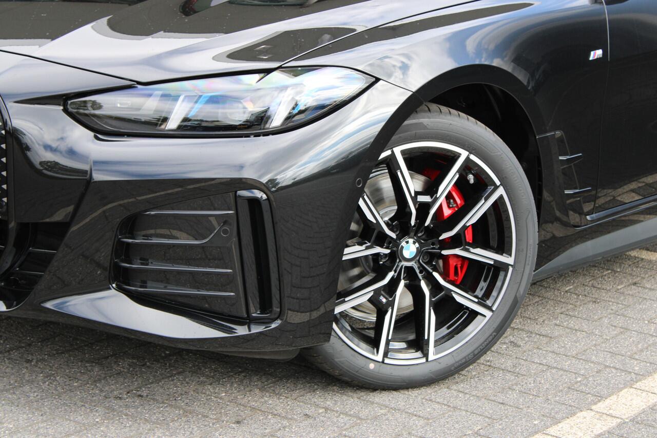 BMW i4 eDrive35 M Sport / Achteruitrijcamera / Adaptieve LED / Active Cruise Control / Parking Assistant / Comfort Access / Stoelverwarming