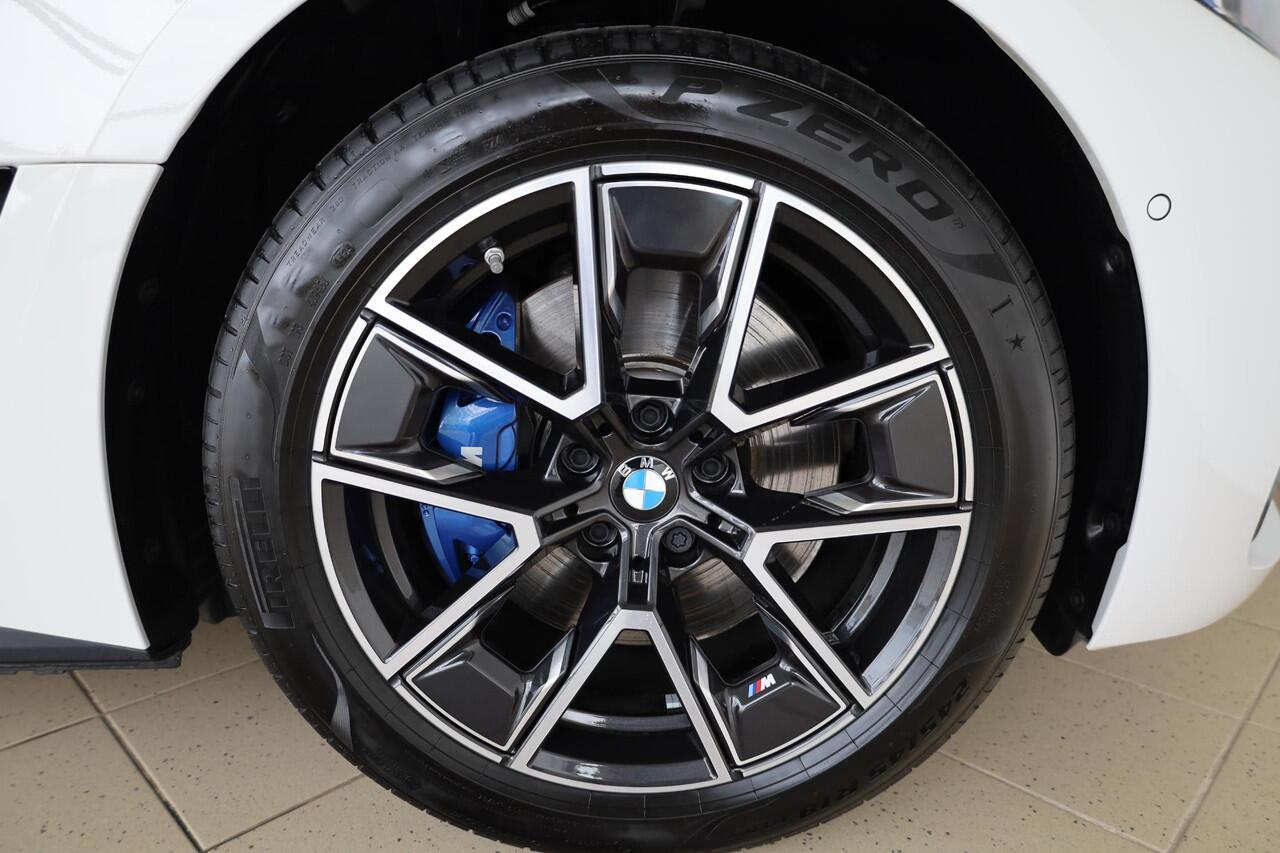 BMW i4 eDrive40 | M Sportpakket | Innovation Pack | Comfort Pack