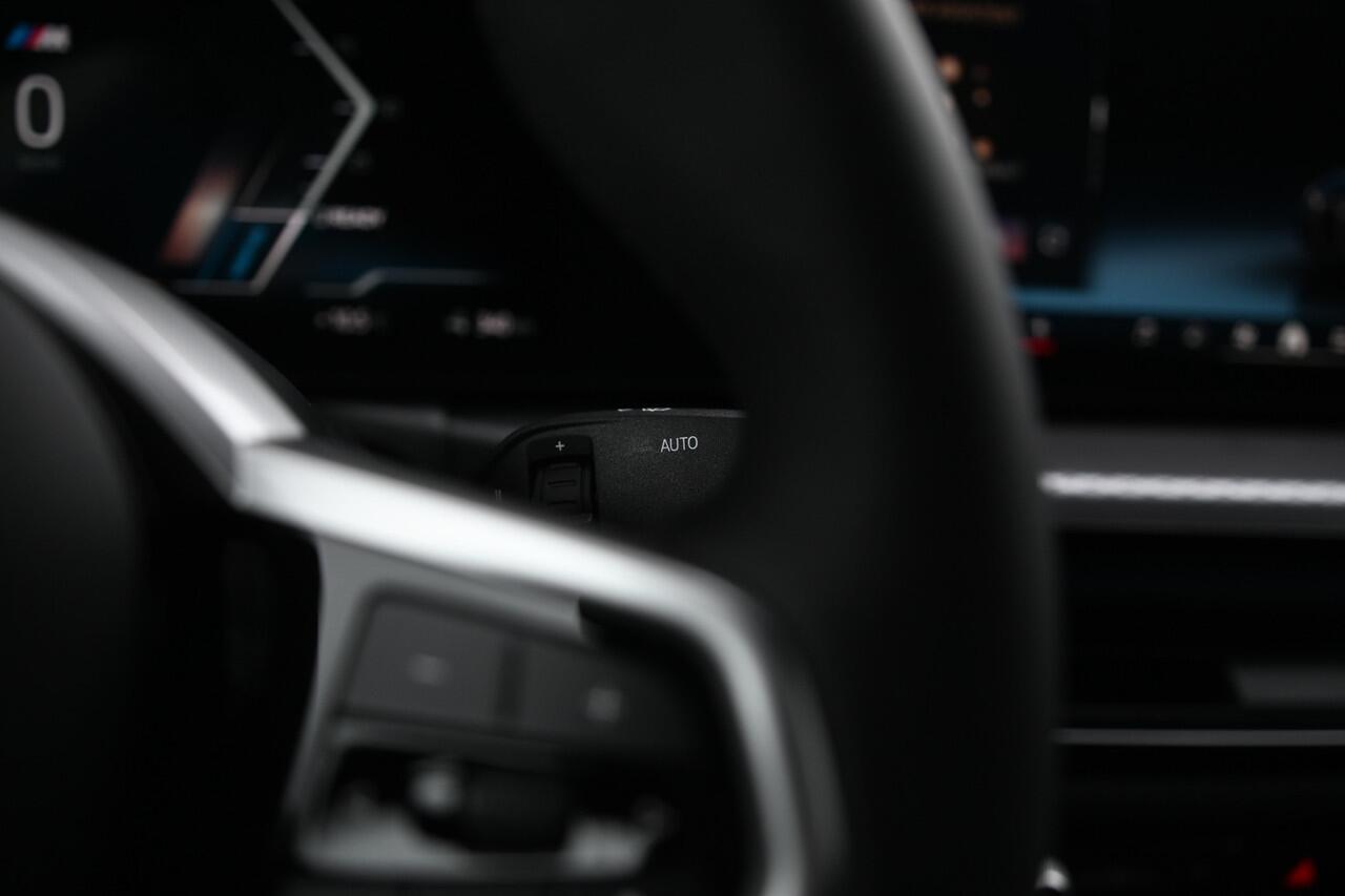 BMW i4 eDrive35 Gran Coupé M Sport / Achteruitrijcamera / Adaptieve LED / Active Cruise Control / Stoelverwarming / Comfort Access / Parking Assistant